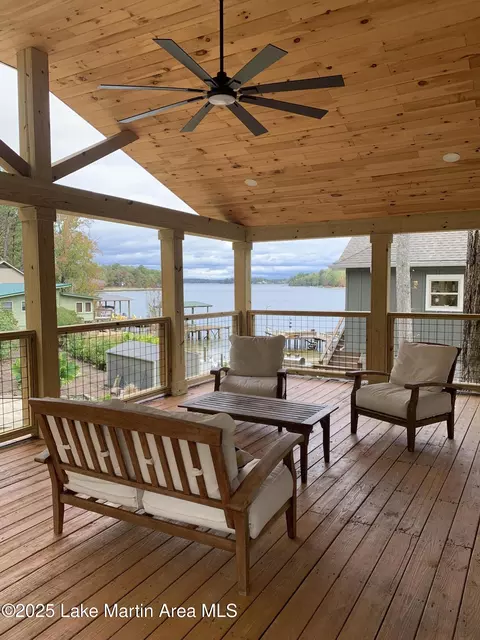 157 Beach Dr, Eclectic, AL 36024