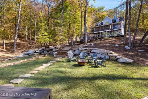 701 Windy Point Dr, Dadeville, AL 36853