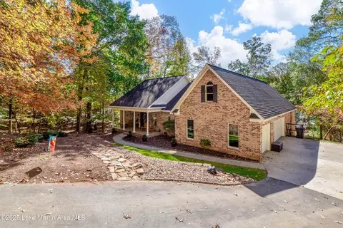 104 Lakewood Ln, Dadeville, AL 36853