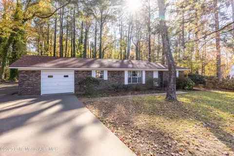 249 Auburn Dr, Alexander City, AL 35010