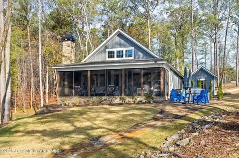 558 Transom Dr, Jacksons Gap, AL 36861