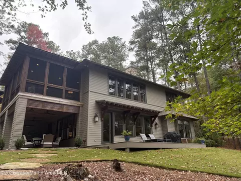545 Russell Cabin Pt, Alexander City, AL 35010