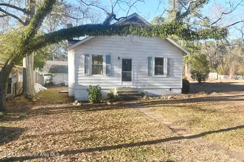 155 6th St, Alexander City, AL 35010