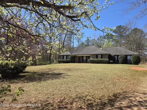 68 Baker Lane Ln, Tallassee, AL 36078