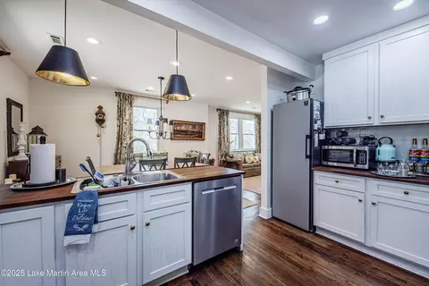 Kitchen - 430 Valley Rd, Alexander City, AL 35010 photo 1 of 4