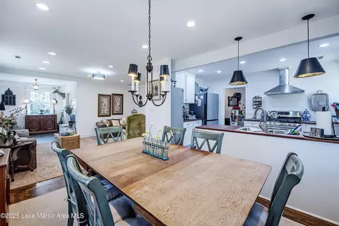 Dining - 430 Valley Rd, Alexander City, AL 35010 photo 1 of 4