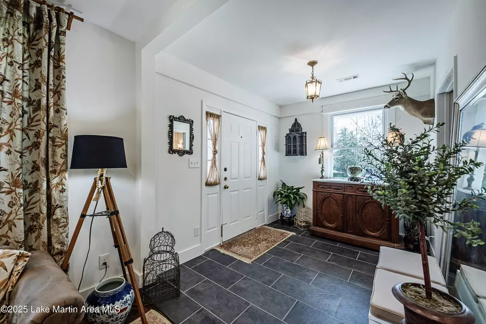Entry Way - 430 Valley Rd, Alexander City, AL 35010 photo 1 of 3
