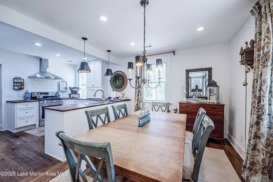 Dining - 430 Valley Rd, Alexander City, AL 35010 photo 4 of 4
