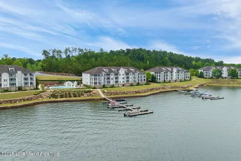 50 Crowne Pointe UNIT 303, Dadeville, AL 36853