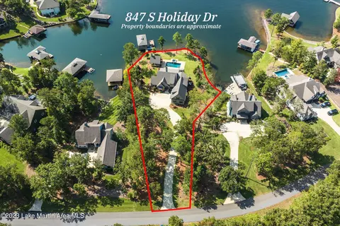 847 Holiday Dr, Dadeville, AL 36853