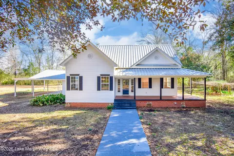 150 Rosewood Dr, Tallassee, AL 36078