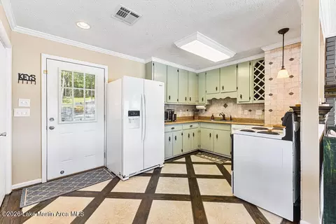 Kitchen - 392 Carnation Dr, Equality, AL 36026 photo 2 of 3