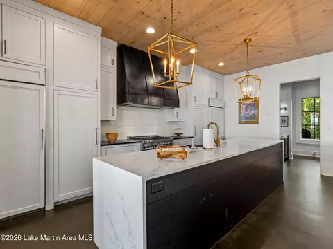 Kitchen - 152 Canoe Pt, Equality, AL 36026 photo 4 of 8