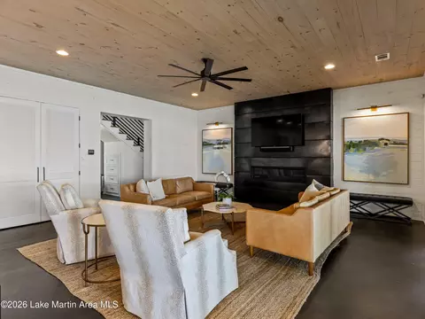 Living - 152 Canoe Pt, Equality, AL 36026 photo 2 of 5