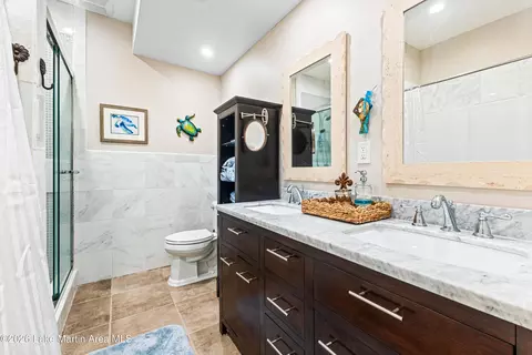 Bath - 320 Tulip Dr, Equality, AL 36026 photo 5 of 8