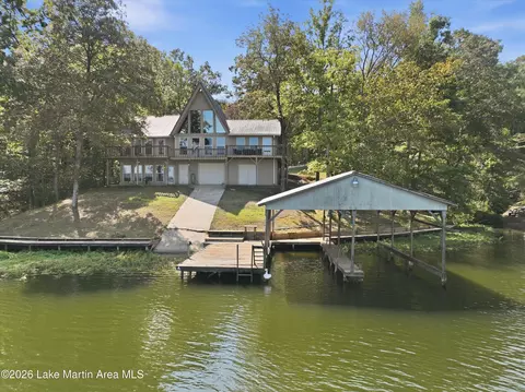 2178 Lands End Rd, Sylacauga, AL 35151