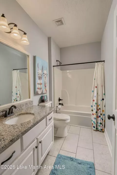 Bath - 847 Smith Mountain Dr, Jacksons Gap, AL 36861 photo 1 of 5
