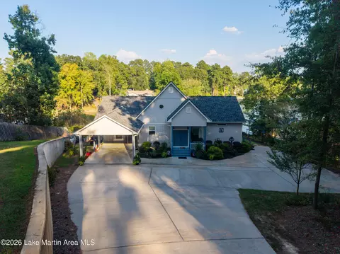 Exterior - 847 Smith Mountain Dr, Jacksons Gap, AL 36861 photo 6 of 11