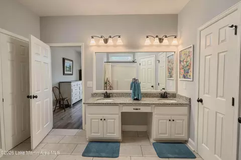 Bath - 847 Smith Mountain Dr, Jacksons Gap, AL 36861 photo 3 of 5