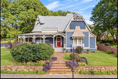 236 East St, Dadeville, AL 36853