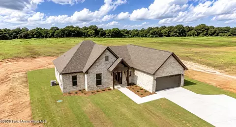 718 Riverknolle Rd, Tallassee, AL 36078