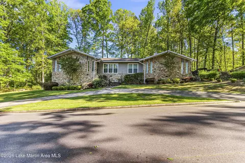 464 University Cir, Alexander City, AL 35010