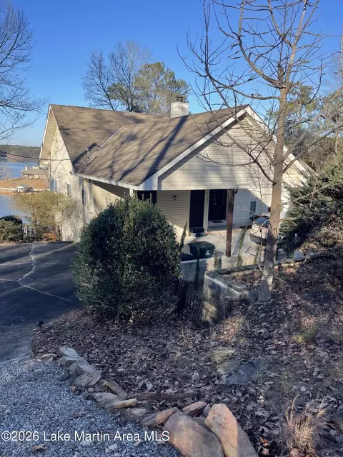 116 Mackell Rd, Jacksons Gap, AL 36861