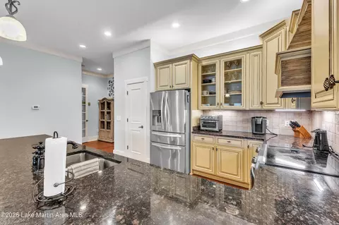Kitchen - 1529 Point Windy Dr # E, Jacksons Gap, AL 36861 photo 4 of 5