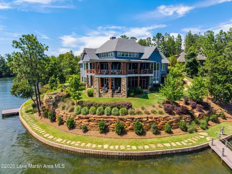 114 Sailors Pt, Alexander City, AL 35010