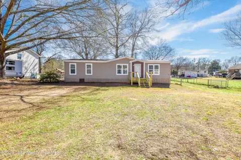 38 Gladys St, Tallassee, AL 36078