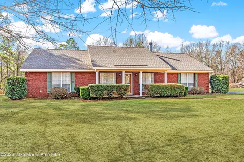 50 Cricket Rdg, Tallassee, AL 36078