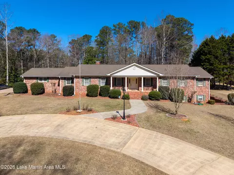 460 Auburn Dr, Alexander City, AL 35010