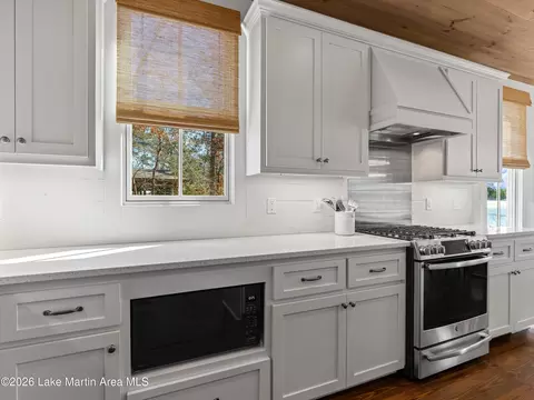 Kitchen - 122 Canoe Pt, Equality, AL 36026 photo 6 of 6