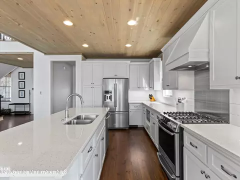 Kitchen - 122 Canoe Pt, Equality, AL 36026 photo 5 of 6