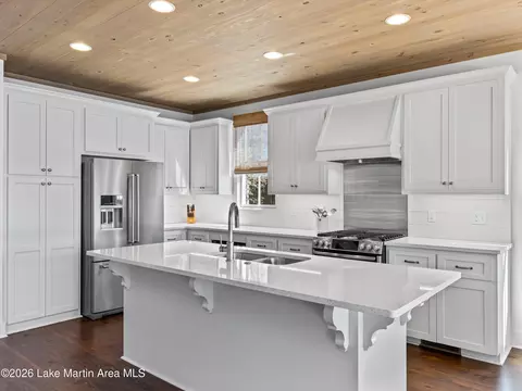Kitchen - 122 Canoe Pt, Equality, AL 36026 photo 4 of 6