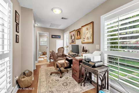 Entry Way - 141 2nd St, Eclectic, AL 36024 photo 2 of 2