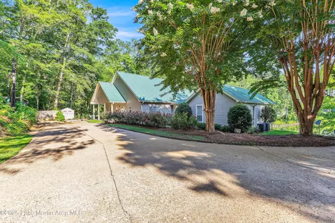 Exterior - 141 2nd St, Eclectic, AL 36024 photo 4 of 23
