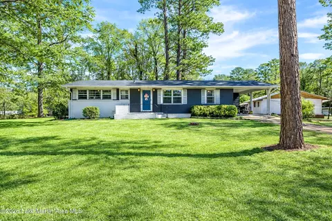 1892 Pineview Dr, Alexander City, AL 35010
