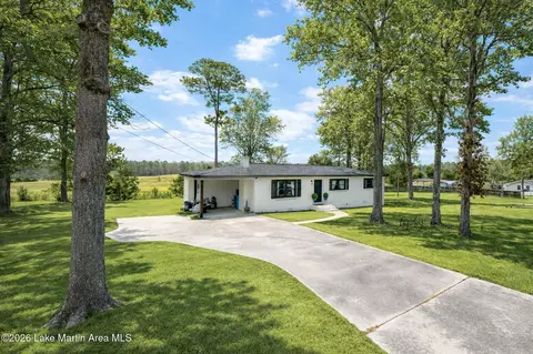 1176 Warren Cir, Alexander City, AL 35010