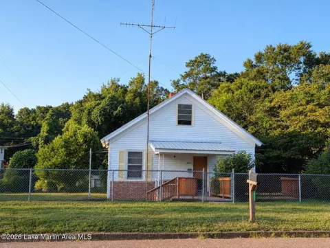 403 Herd St, Tallassee, AL 36078