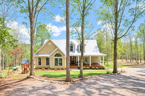 52 Carla Dr, Dadeville, AL 36853