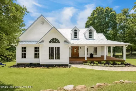 52 Carla Dr, Dadeville, AL 36853