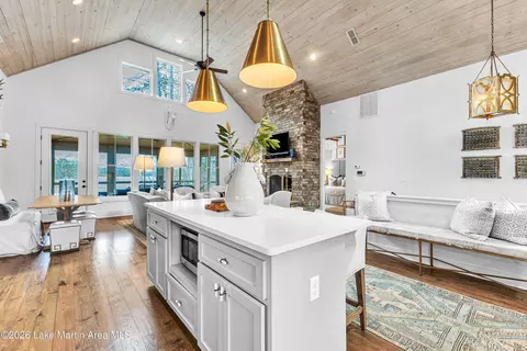 Kitchen - 35 Canoe Pt, Equality, AL 36026 photo 4 of 5