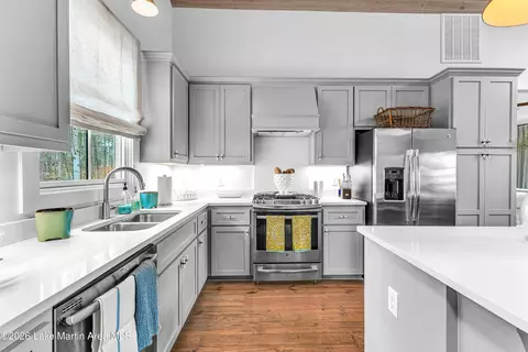 Kitchen - 35 Canoe Pt, Equality, AL 36026 photo 1 of 5