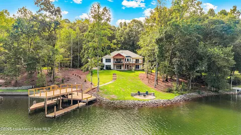 156 Crooked Arrow Dr, Dadeville, AL 36853