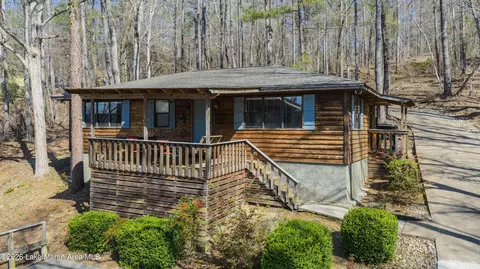131 Lakeview Dr, Dadeville, AL 36853