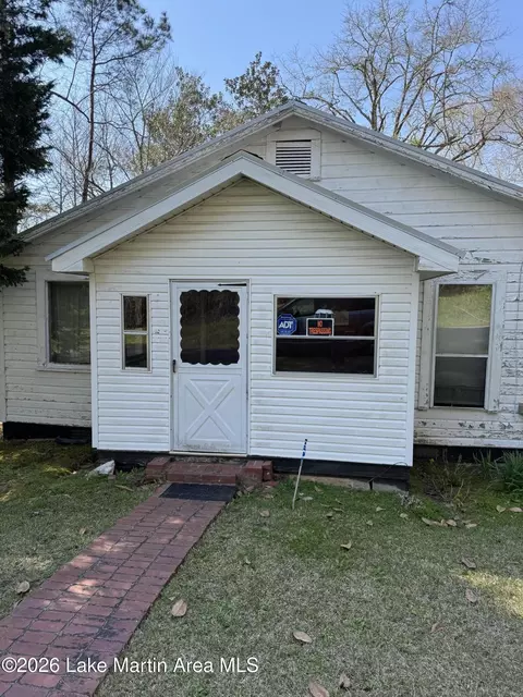 994 Owens St, Alexander City, AL 35010