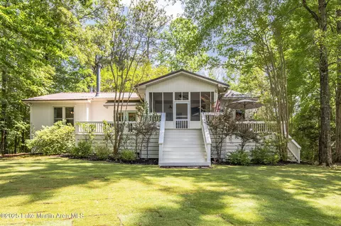 1501 Moonbranch Dr, Dadeville, AL 36853