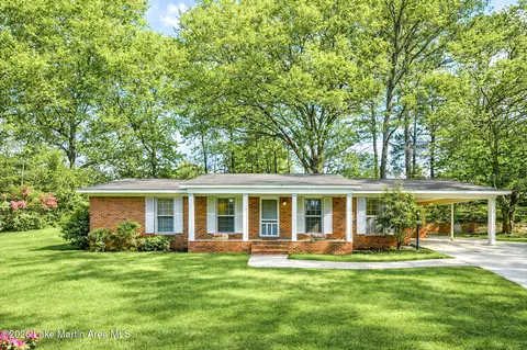 98 Fairlane Cir, Alexander City, AL 35010