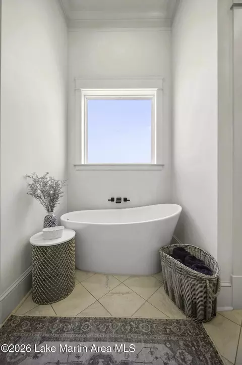 Bath - 2395 Real Island Rd, Equality, AL 36026 photo 5 of 11